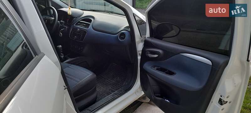 Хэтчбек Fiat Punto 2010 в Бурштыне фото 8 Хэтчбек Fiat Punto 2010 в Бурштыне