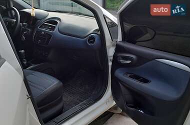 Хэтчбек Fiat Punto 2010 в 