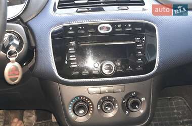 Хэтчбек Fiat Punto 2010 в 