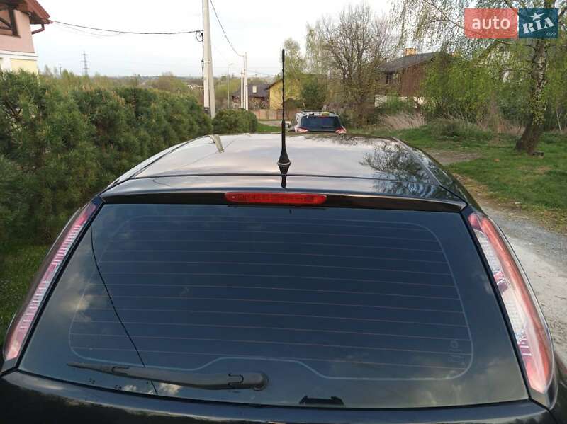 Хэтчбек Fiat Punto 2010 в Львове