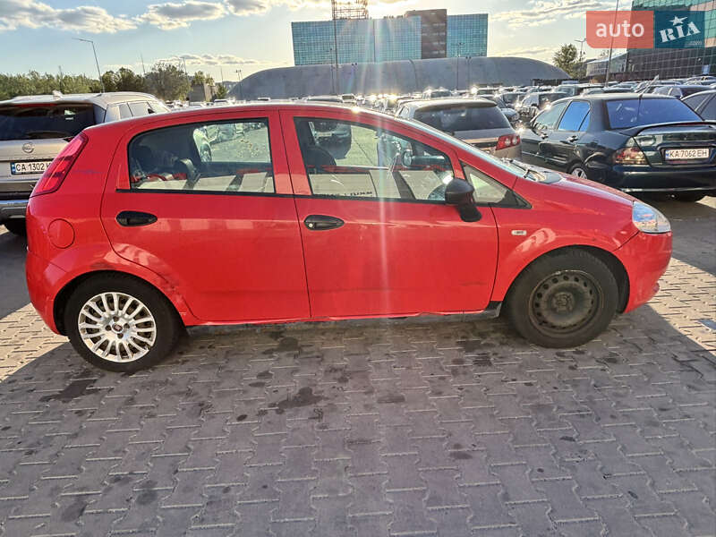 Хетчбек Fiat Punto 2011 в Києві