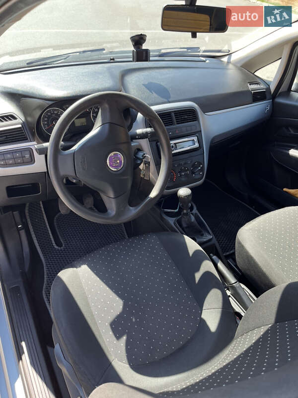 Хэтчбек Fiat Punto 2009 в Чернигове