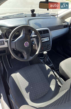 Хетчбек Fiat Punto 2009 в 