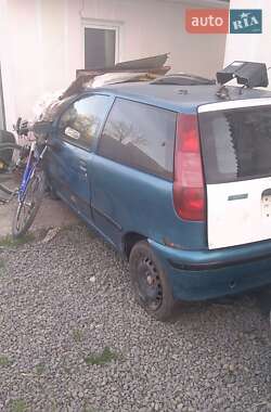Хетчбек Fiat Punto 1999 в Кельменцях