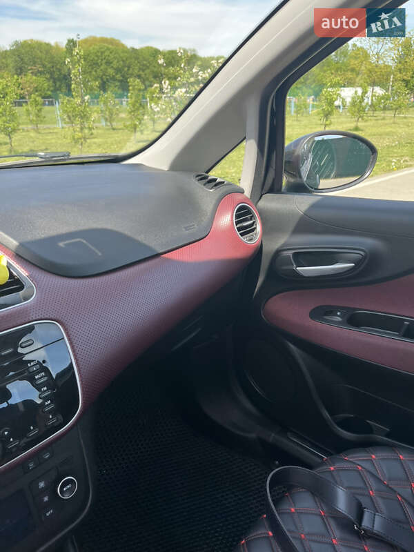 Хэтчбек Fiat Punto 2011 в Ивано-Франковске