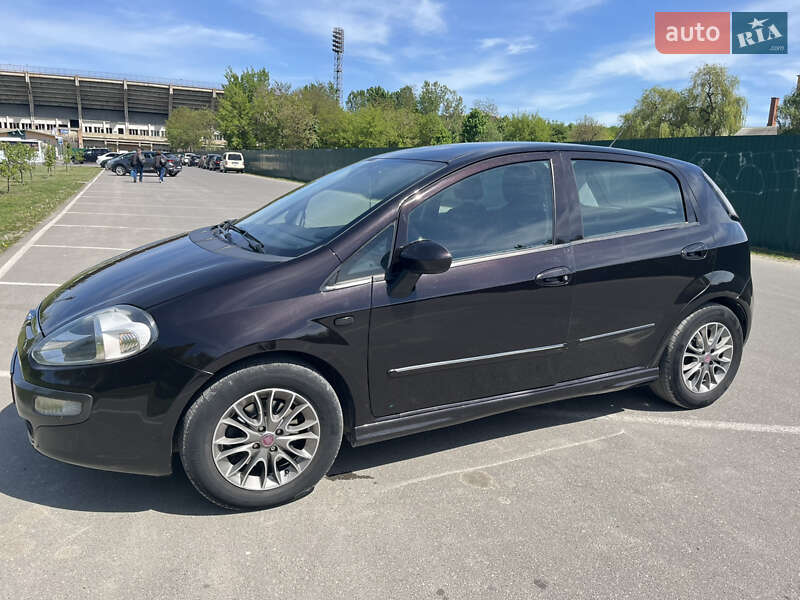 Хэтчбек Fiat Punto 2011 в Ивано-Франковске
