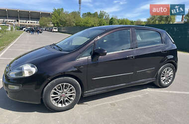 Хэтчбек Fiat Punto 2011 в 