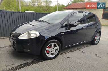 Хетчбек Fiat Punto 2009 в 