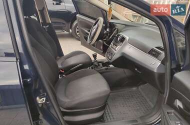Хетчбек Fiat Punto 2009 в 