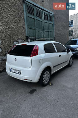 Хэтчбек Fiat Punto 2011 в 
