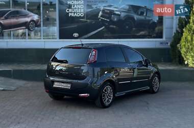 Хэтчбек Fiat Punto 2010 в 