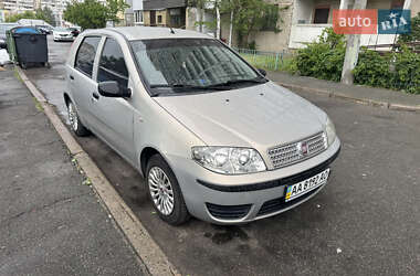 Хетчбек Fiat Punto 2011 в 