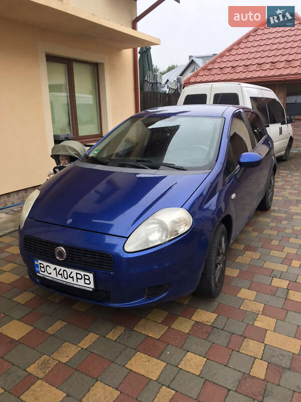 Хэтчбек Fiat Punto 2008 в 