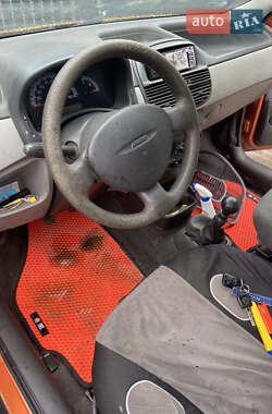 Хэтчбек Fiat Punto 2000 в 
