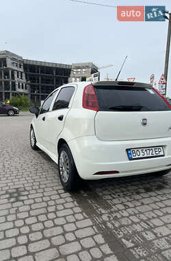 Хетчбек Fiat Punto 2010 в 
