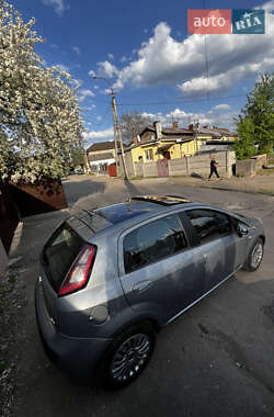 Хэтчбек Fiat Punto 2010 в 
