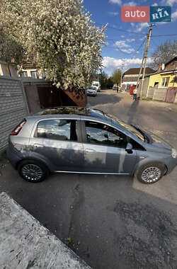 Хэтчбек Fiat Punto 2010 в 