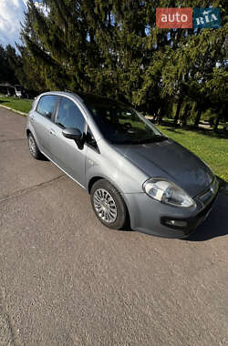 Хэтчбек Fiat Punto 2010 в 