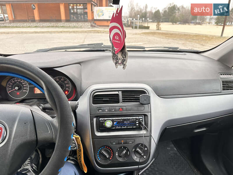 Хэтчбек Fiat Punto 2011 в Украинке