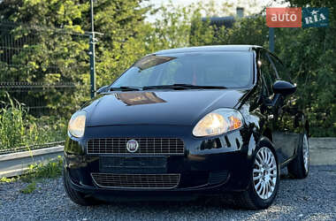 Хэтчбек Fiat Punto 2009 в 