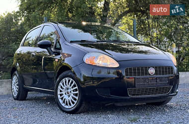 Хэтчбек Fiat Punto 2009 в 