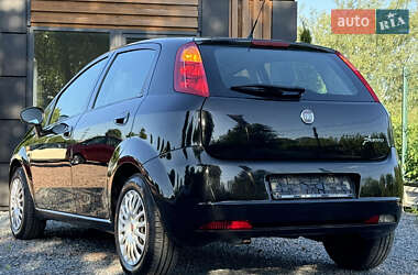 Хэтчбек Fiat Punto 2009 в 