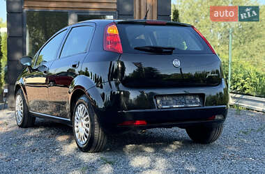 Хэтчбек Fiat Punto 2009 в 