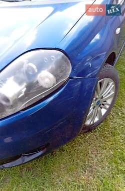 Хэтчбек Fiat Punto 2006 в 