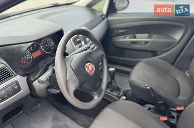 Хэтчбек Fiat Punto 2013 в 