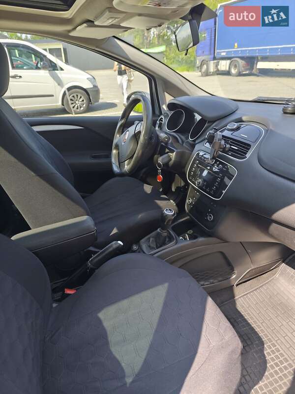 Хэтчбек Fiat Punto 2011 в Львове