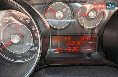 Хэтчбек Fiat Punto 2011 в 