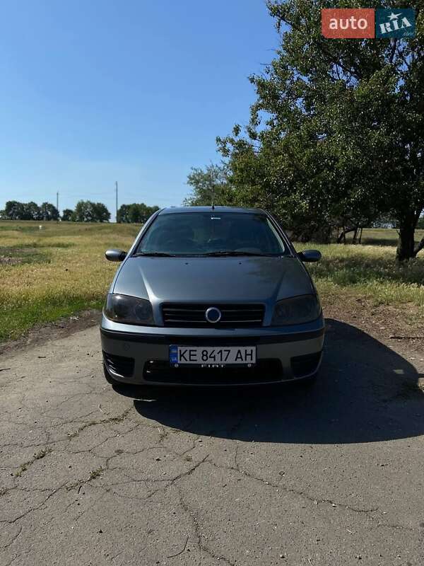 Хэтчбек Fiat Punto 2003 в 