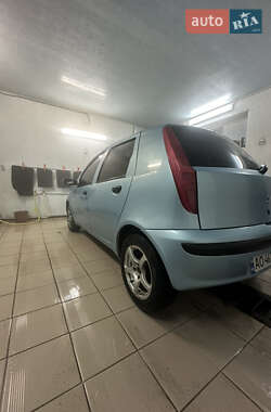 Хэтчбек Fiat Punto 2002 в 
