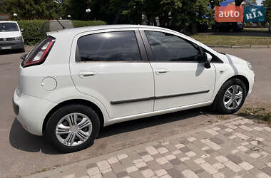Хэтчбек Fiat Punto 2009 в 