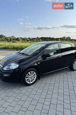 Хэтчбек Fiat Punto 2011 в 