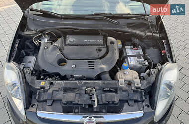 Хэтчбек Fiat Punto 2011 в 