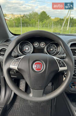 Хэтчбек Fiat Punto 2011 в 