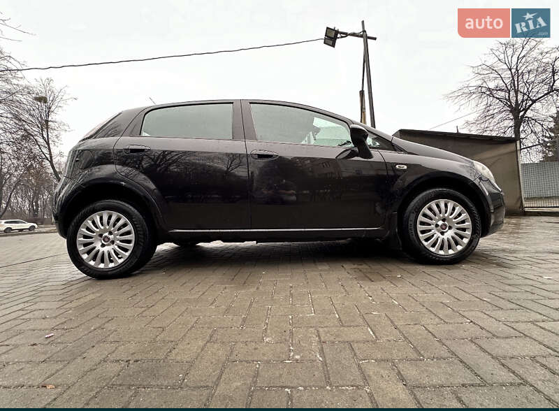 Хэтчбек Fiat Punto 2011 в Львове