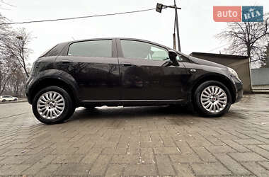 Хэтчбек Fiat Punto 2011 в 