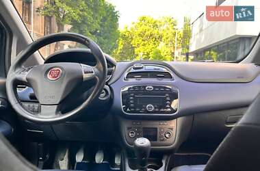 Хэтчбек Fiat Punto 2010 в 
