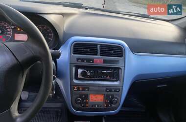 Хэтчбек Fiat Punto 2006 в 