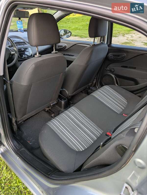 Хэтчбек Fiat Punto 2011 в Ровно