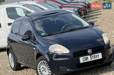 Хэтчбек Fiat Punto 2009 в 