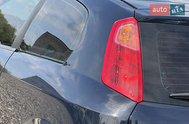 Хэтчбек Fiat Punto 2009 в 