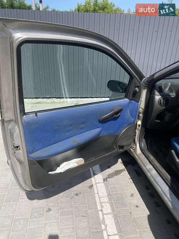 Хетчбек Fiat Punto 2002 в Карпилівці