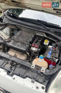 Хэтчбек Fiat Punto 2011 в 