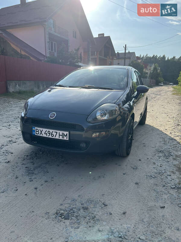 Хэтчбек Fiat Punto 2014 в Львове