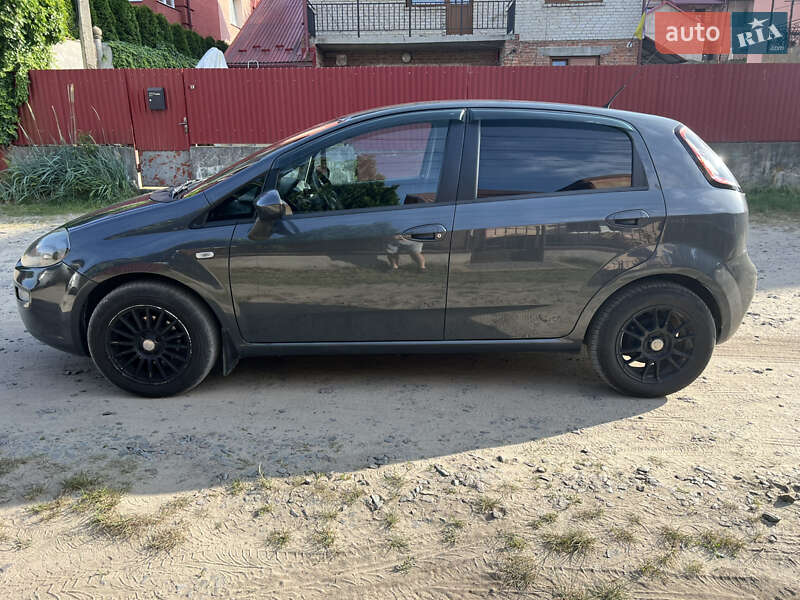 Хэтчбек Fiat Punto 2014 в Львове