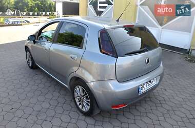 Хэтчбек Fiat Punto 2012 в 