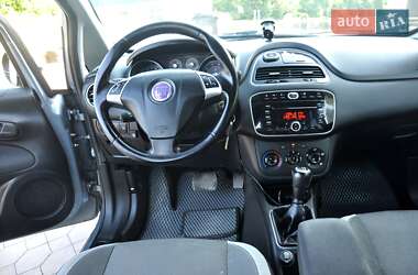Хэтчбек Fiat Punto 2012 в 